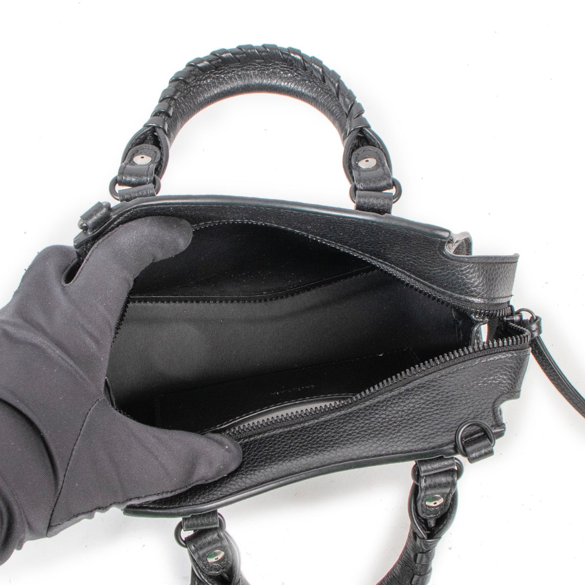 Shop safe online at Labellov in Antwerp this 100% authentic second hand Balenciaga Black Mini Neo Classic Shoulder Bag