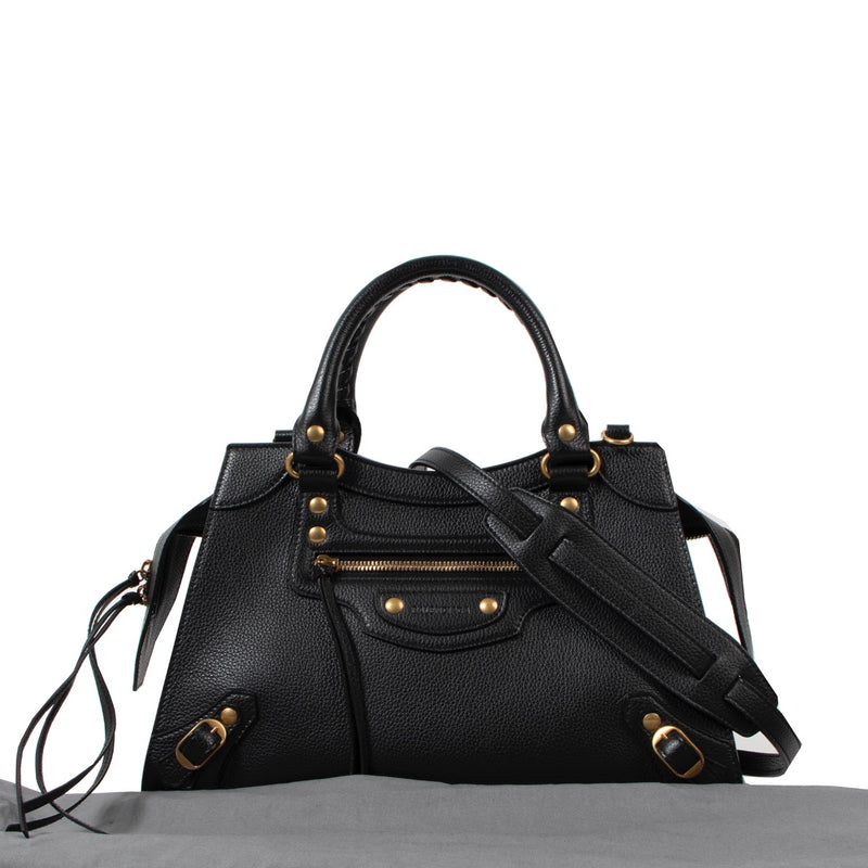 Shop safe online at Labellov in Antwerp this 100% authentic second hand Balenciaga Black Leather Neo Classic Small Leather Bag