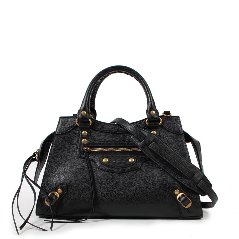 Shop safe online at Labellov in Antwerp this 100% authentic second hand Balenciaga Black Leather Neo Classic Small Leather Bag