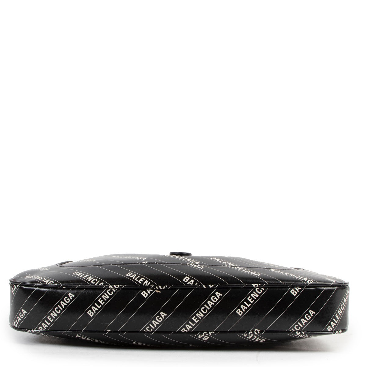 Shop safe online at Labellov in Antwerp this 100% authentic second hand Gucci x Balenciaga The Hacker Project Medium Jackie 1961