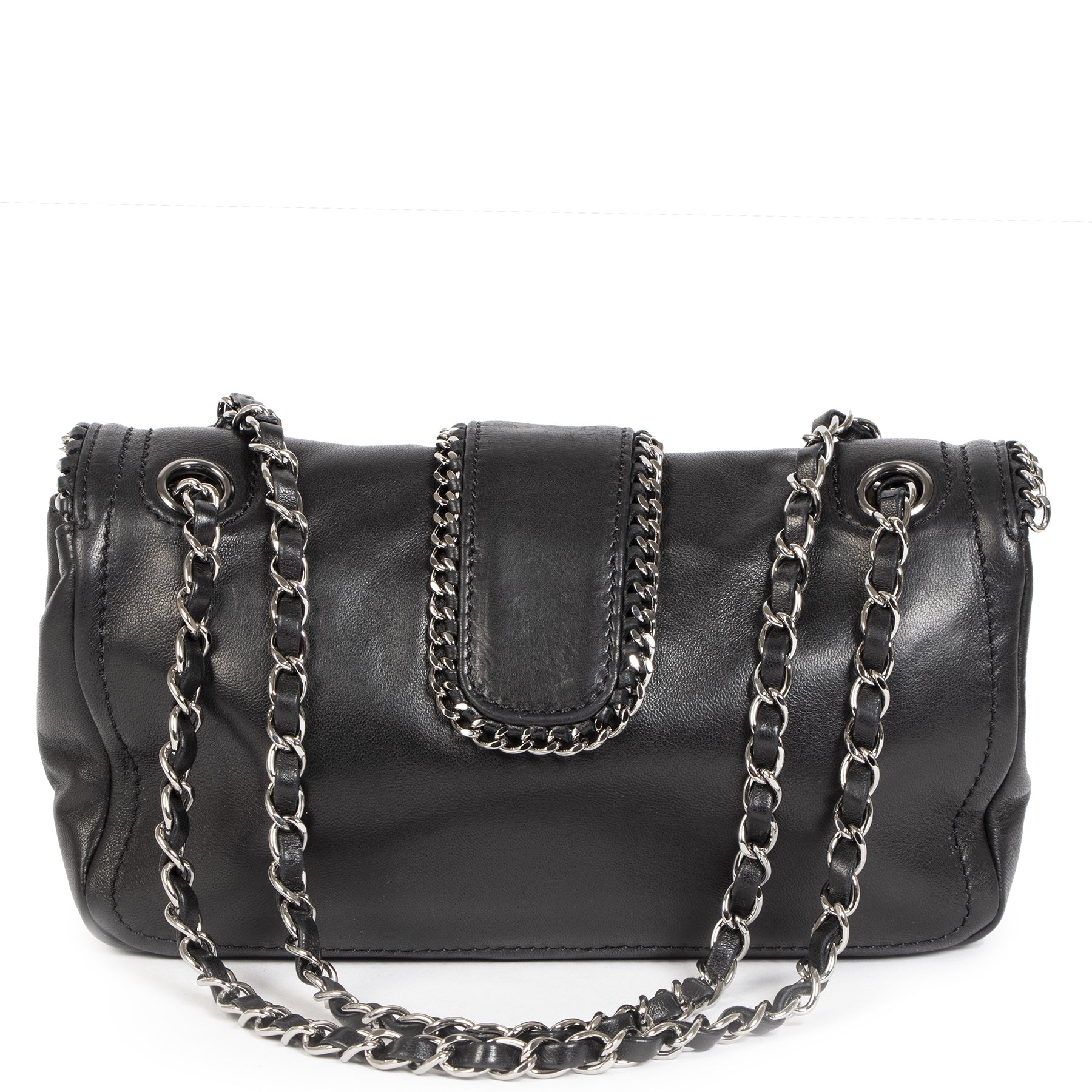 Authentic secondhand Chanel Black Leather Medium Madison Flap Bag designer bags accessories shoes luxury vintage webshop safe secure online shopping fashion fashionista worldwide shipping
