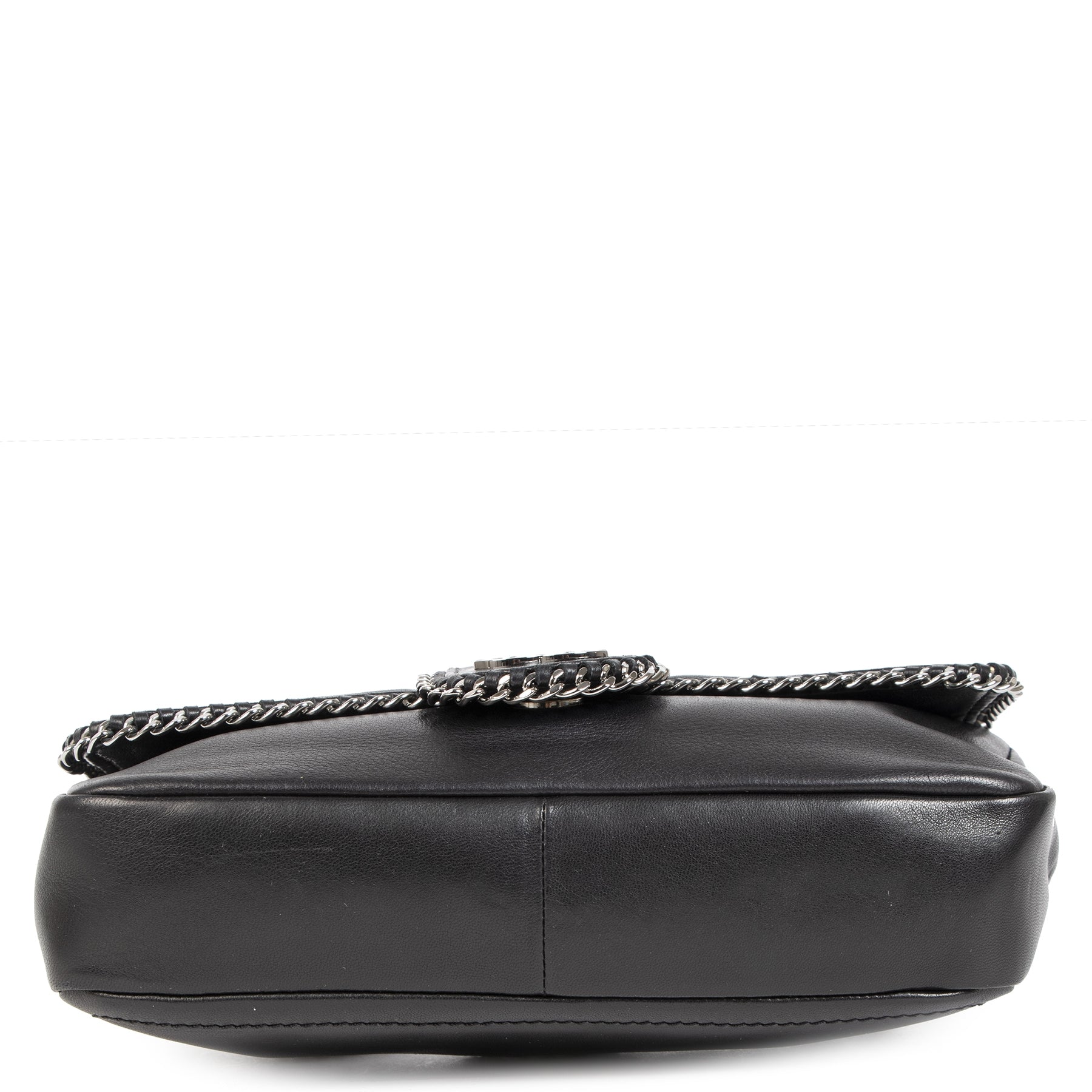 Authentic secondhand Chanel Black Leather Medium Madison Flap Bag designer bags accessories shoes luxury vintage webshop safe secure online shopping fashion fashionista worldwide shipping