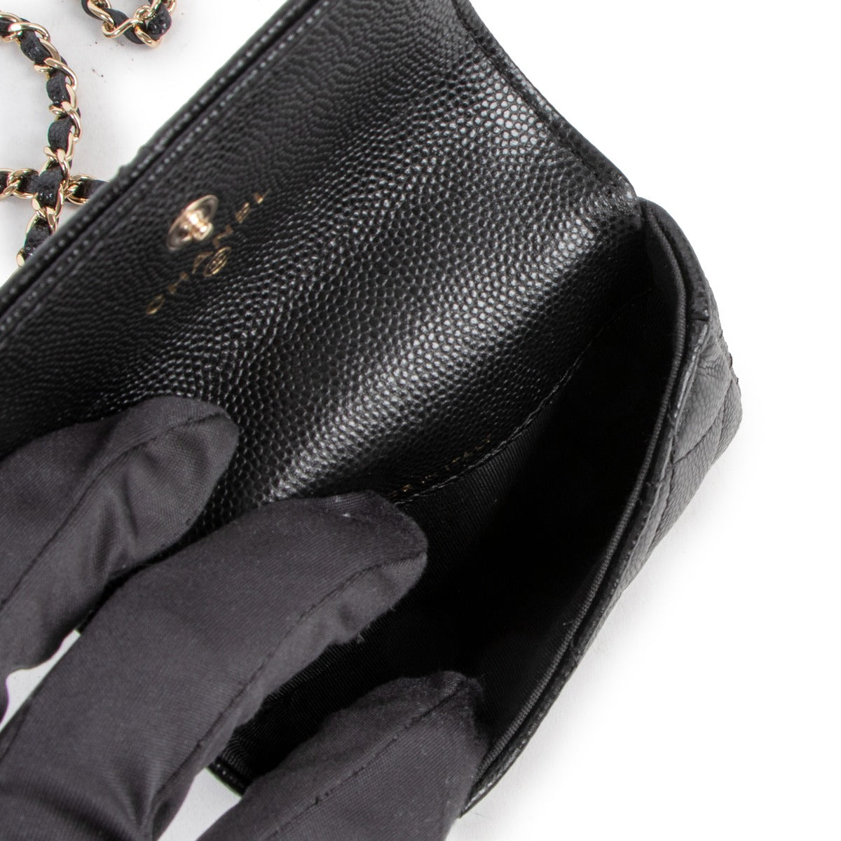 Buy authentic second hand Chanel Black Caviar Faux Pearl Card Holder / Coin Purse With Chain in brand new condition at Labellov in Antwerp.