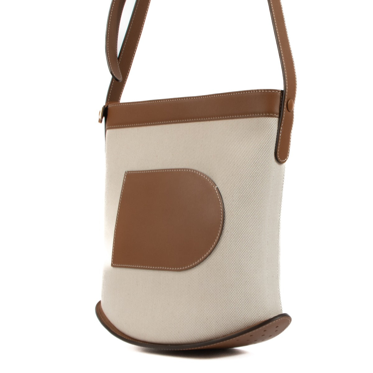 Shop safe online at Labellov in Antwerp, Brussels and Knokke this 100% authentic second hand Delvaux Natural / Camel Calf Trim Canvas Pin Daily Bag