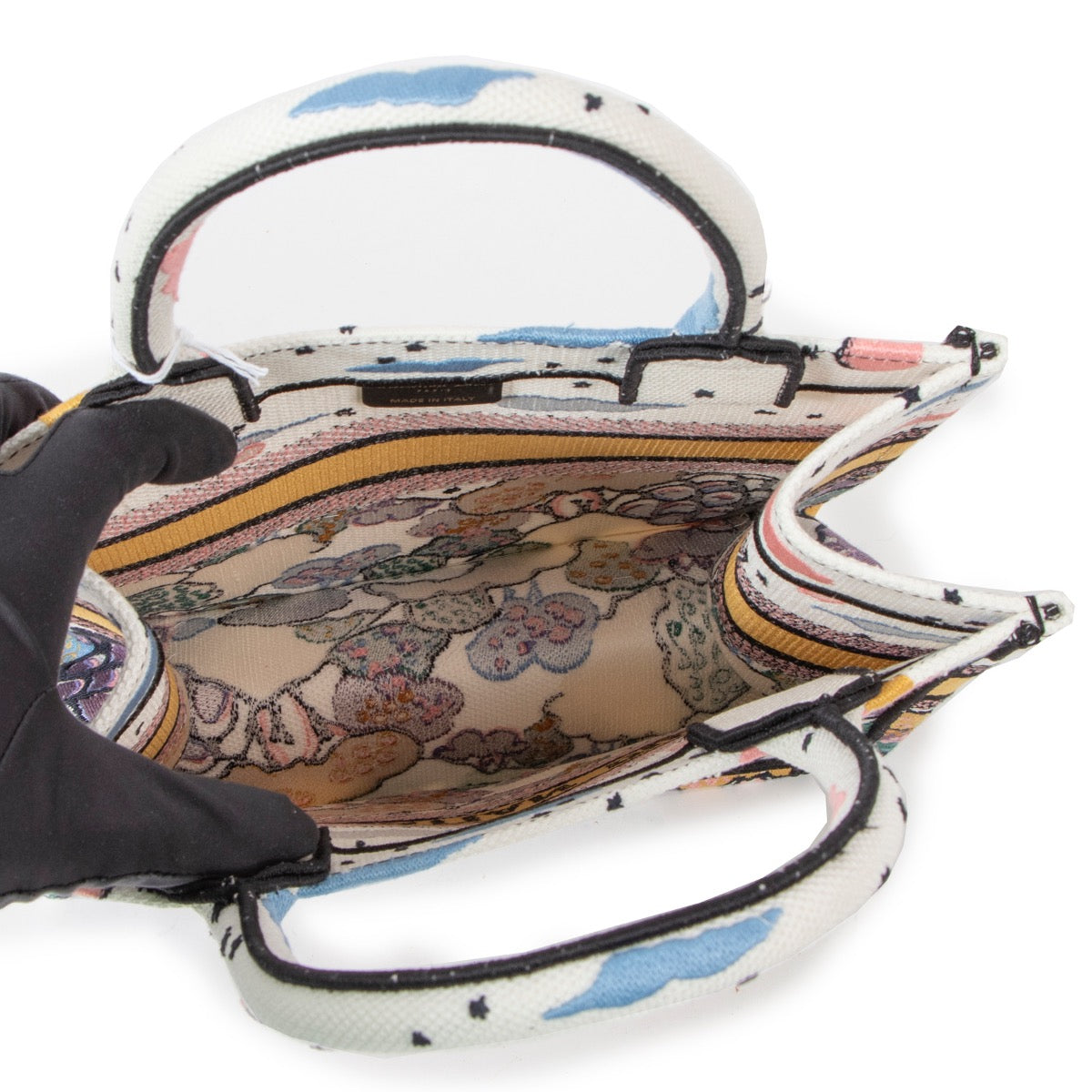 Shop safe online at Labellov in Antwerp this 100% authentic second hand Christian Dior Latte-Coloured Ciel De Rêve Embroidery Small Book Tote