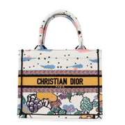 Shop safe online at Labellov in Antwerp this 100% authentic second hand Christian Dior Latte-Coloured Ciel De Rêve Embroidery Small Book Tote
