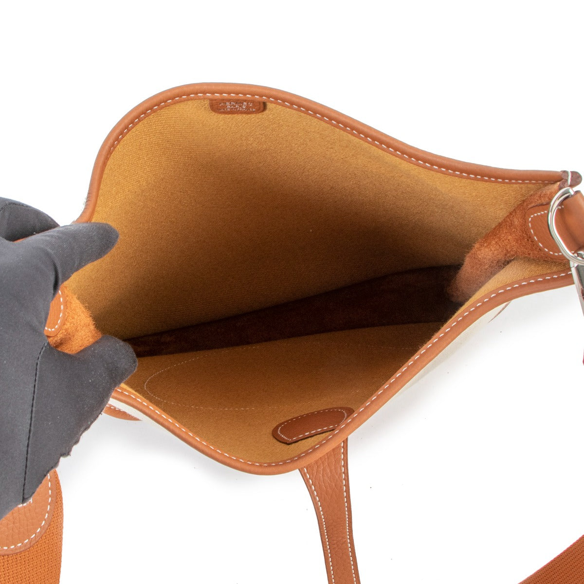 authentic second hand Hermès Evelyne III 29 Ecru Toile Canvas / Gold Clemence Taurillon at labellov.com