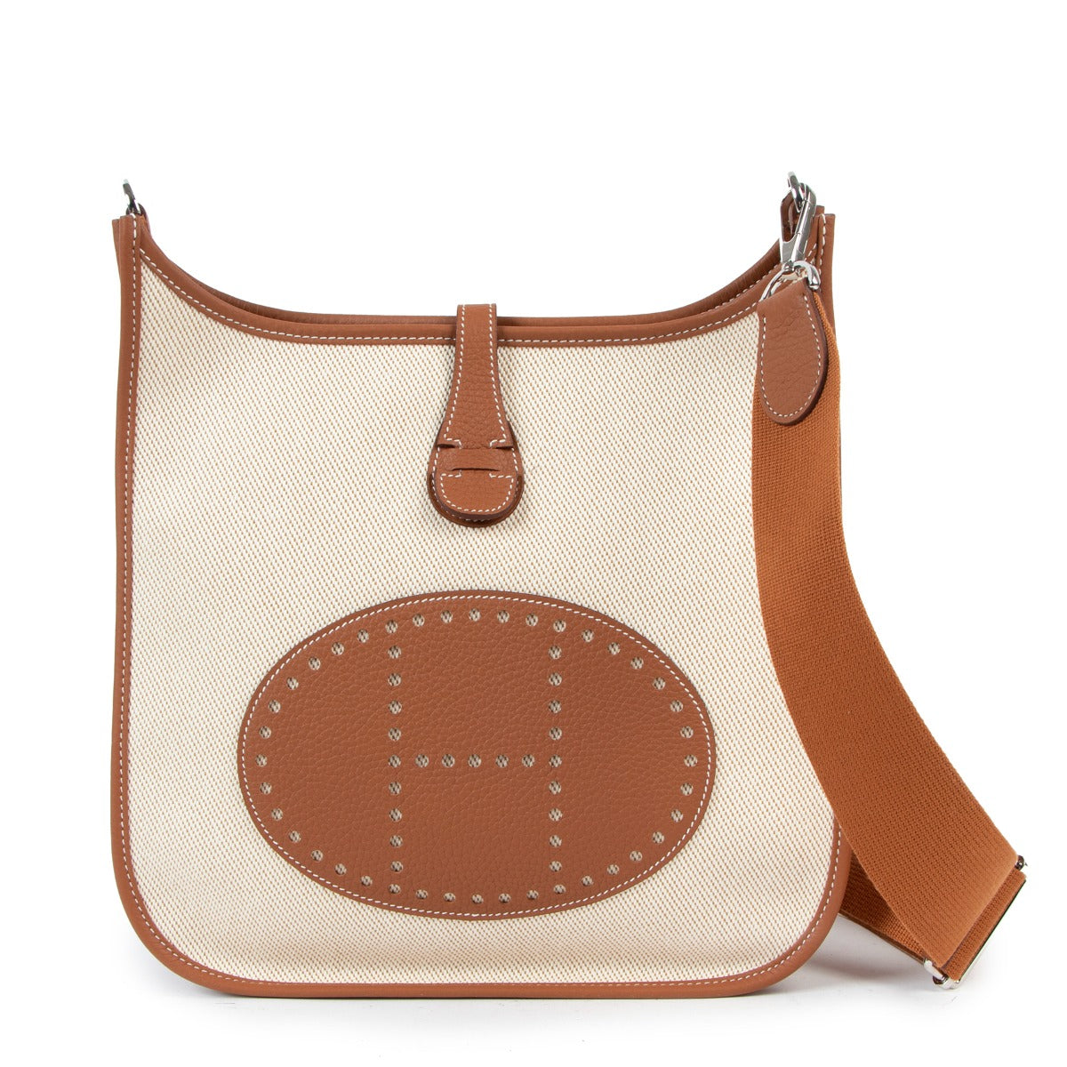 authentic second hand Hermès Evelyne III 29 Ecru Toile Canvas / Gold Clemence Taurillon at labellov.com