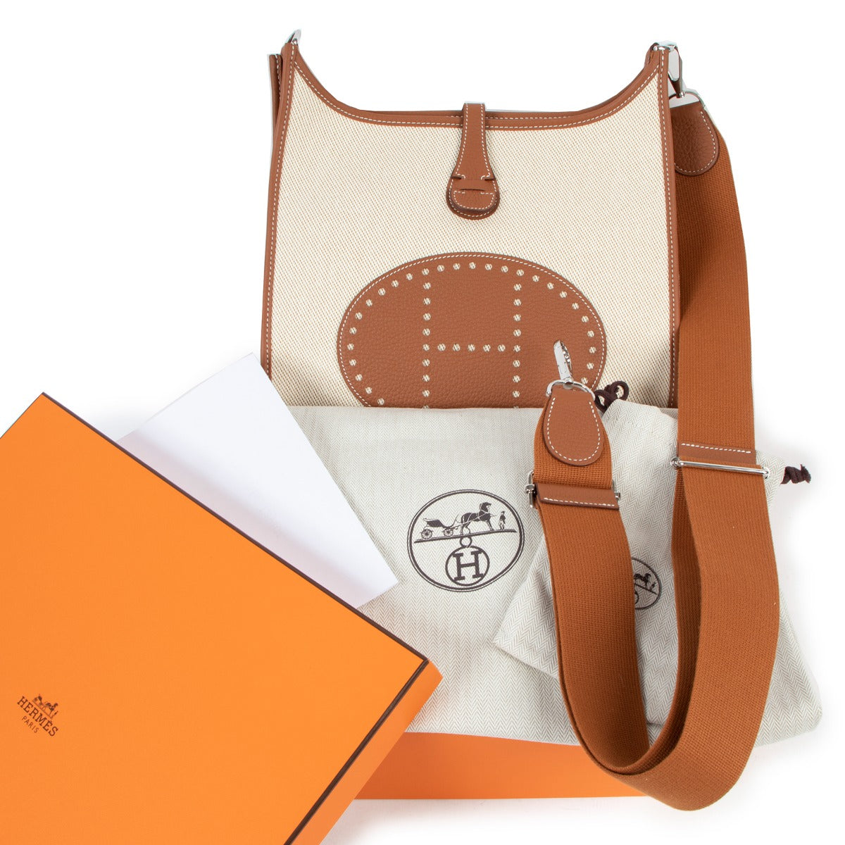 authentic second hand Hermès Evelyne III 29 Ecru Toile Canvas / Gold Clemence Taurillon at labellov.com