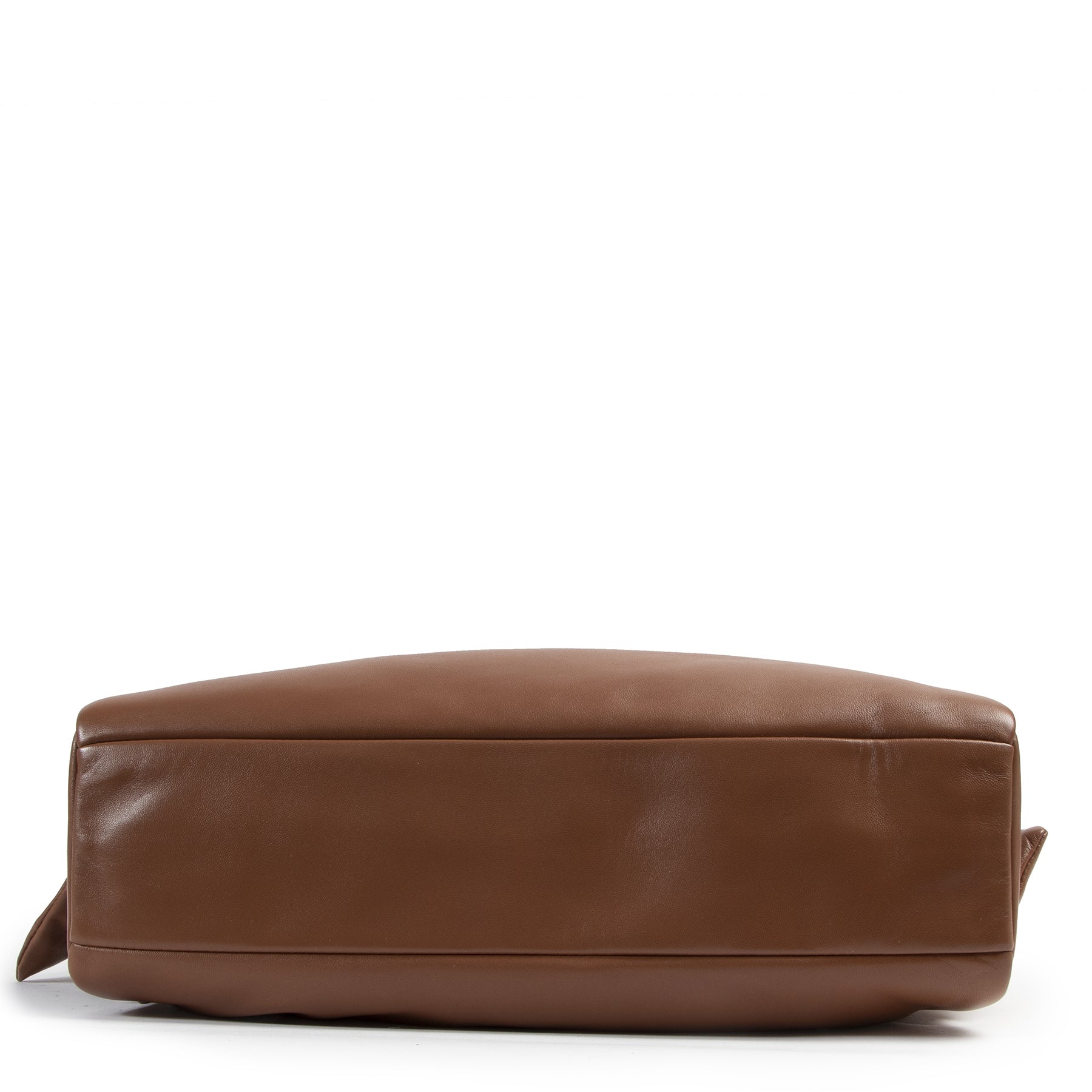 Miu Miu Cognac Soft Nappa Leather Shoulder Bag pour le meilleur prix chez Labellov à Anvers