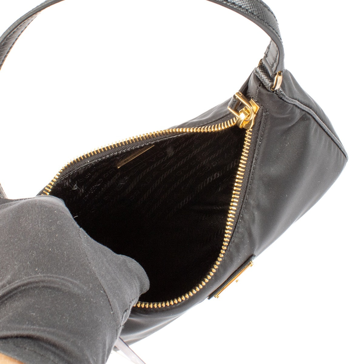 Shop safe online at Labellov in Antwerp and Knokke this 100% authentic second hand Prada Black Nylon Re-Edition 2000 Mini Shoulder Bag