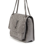 Koop en verkoop uw authentieke Saint Laurent Niki Medium Crinkled Leather Fog Bag