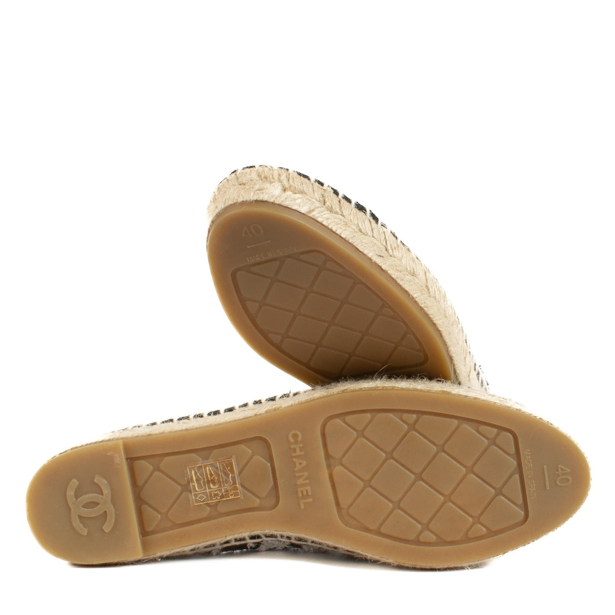 Shop safe online at Labellov in Antwerp, Brussels and Knokke this 100% authentic second hand Chanel Black and Silver Shimmer Tweed Espadrilles - Size 40