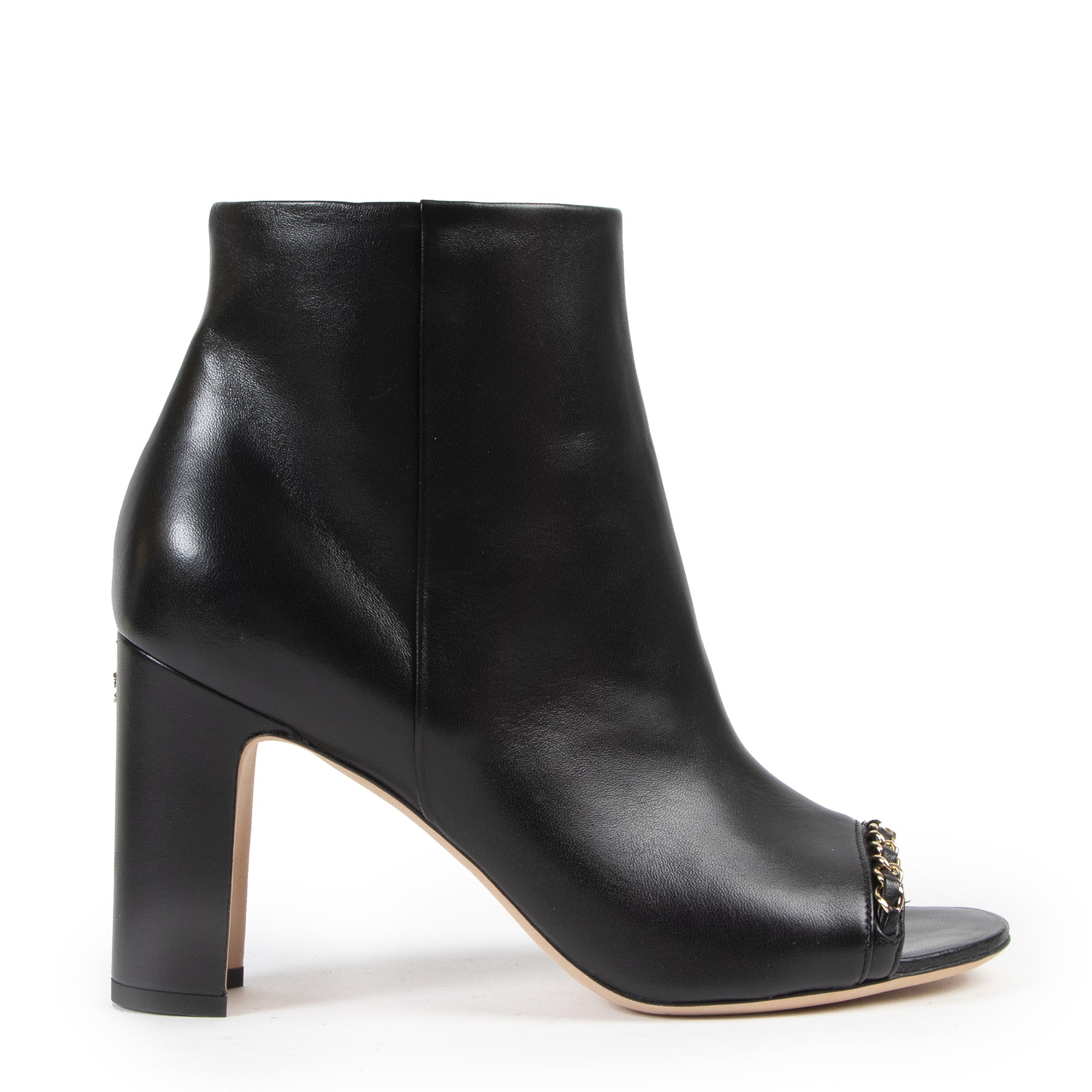 Authentieke Tweedehands Chanel Black Leather Chain Link Trim Peep Toe Ankle Boots - Size 39 juiste prijs veilig online shoppen luxe merken webshop winkelen Antwerpen België mode fashion