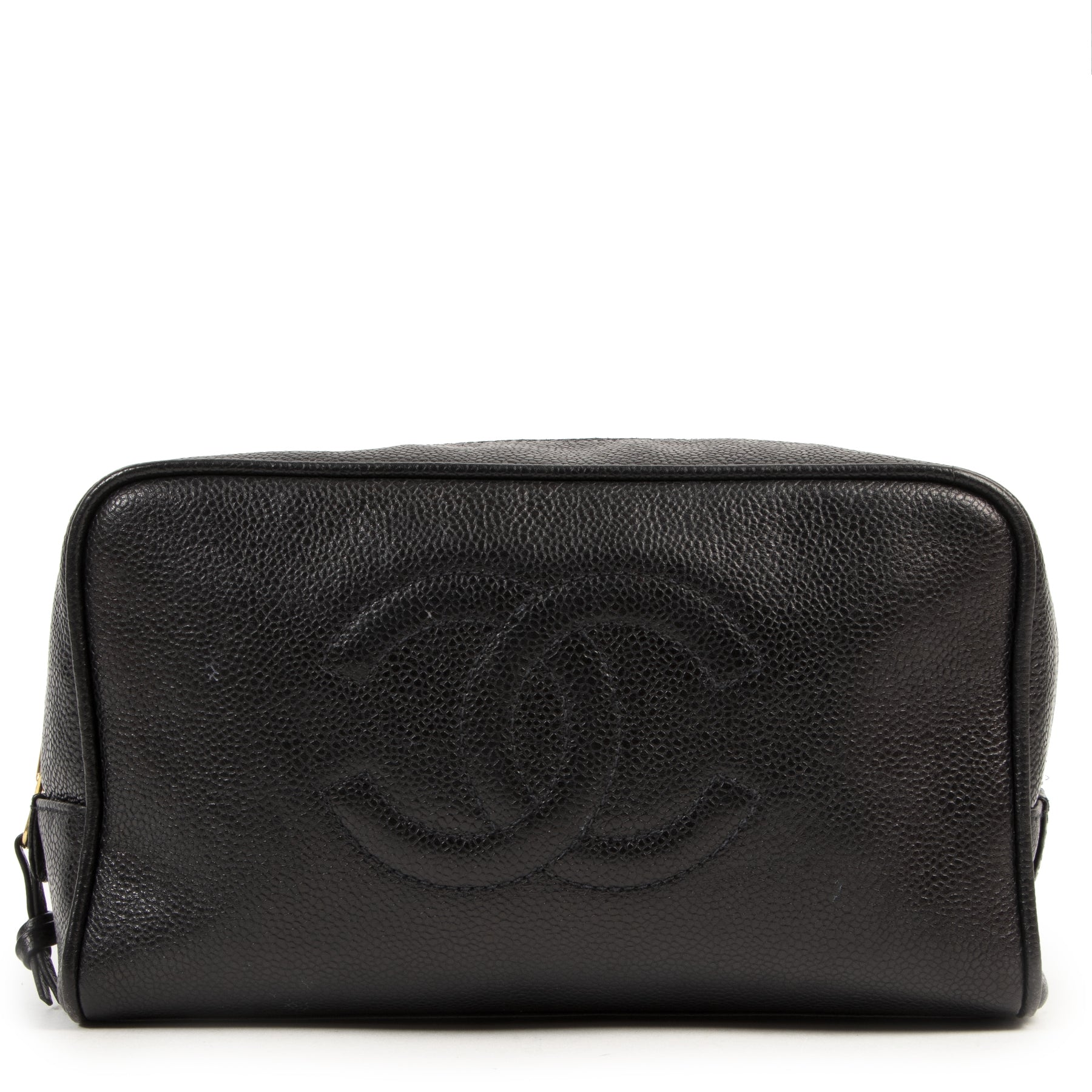 Chanel Caviar Leather Cosmetic Pouch at the right price online is all safety at Labellov luxury brand in Antwerp