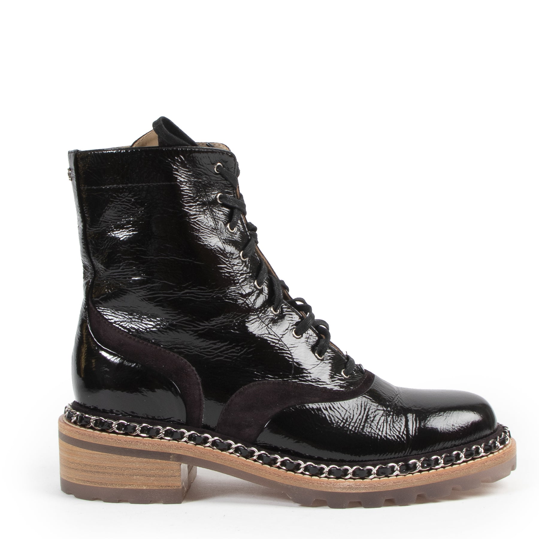 Chanel Black Patent Boots - size 39 - te koop bij Labellov tweedehands luxe in Antwerpen