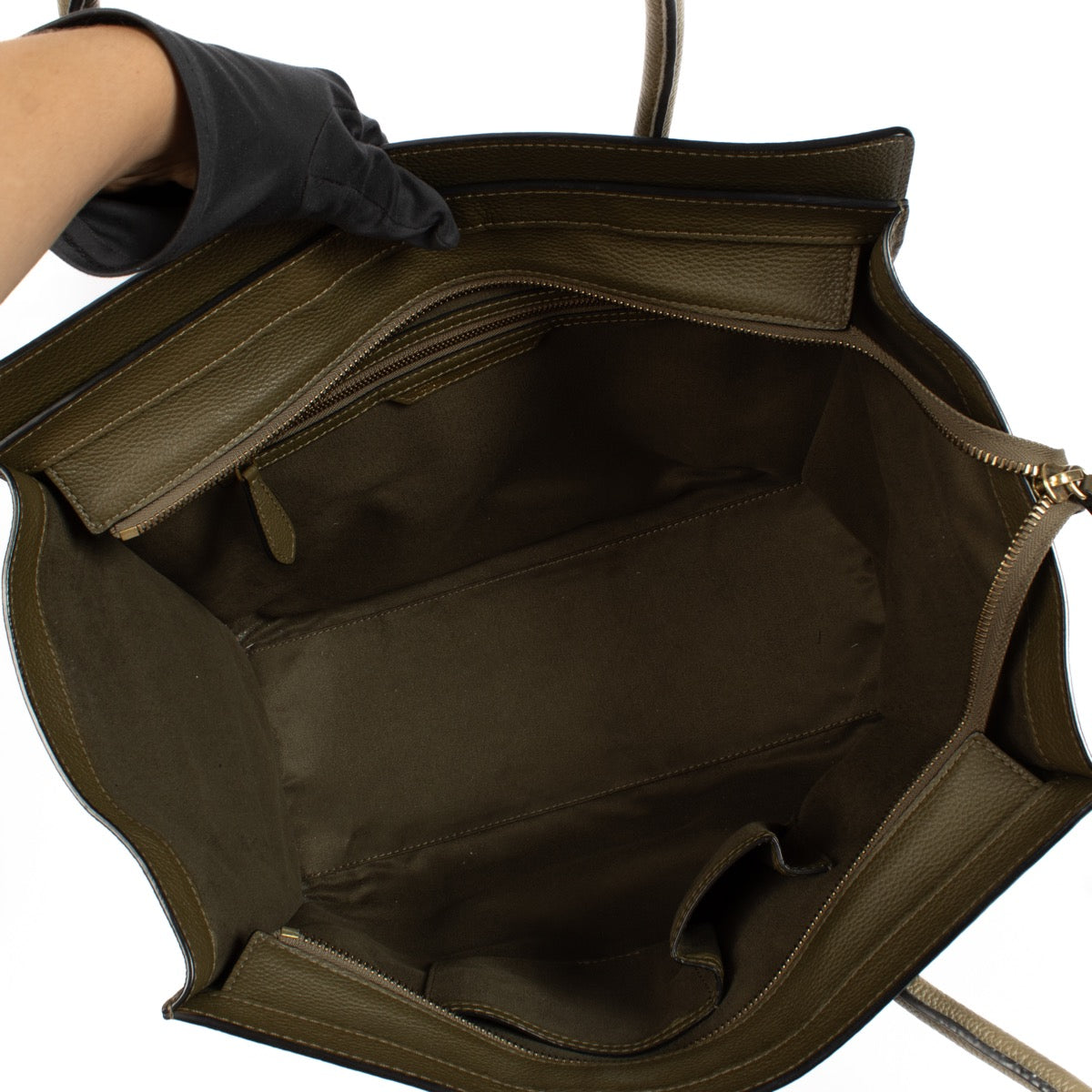 Celine Khaki Green Luggage Bag aan de beste prijs bij Labellov tweedehands luxe in Antwerpen en Knokke.