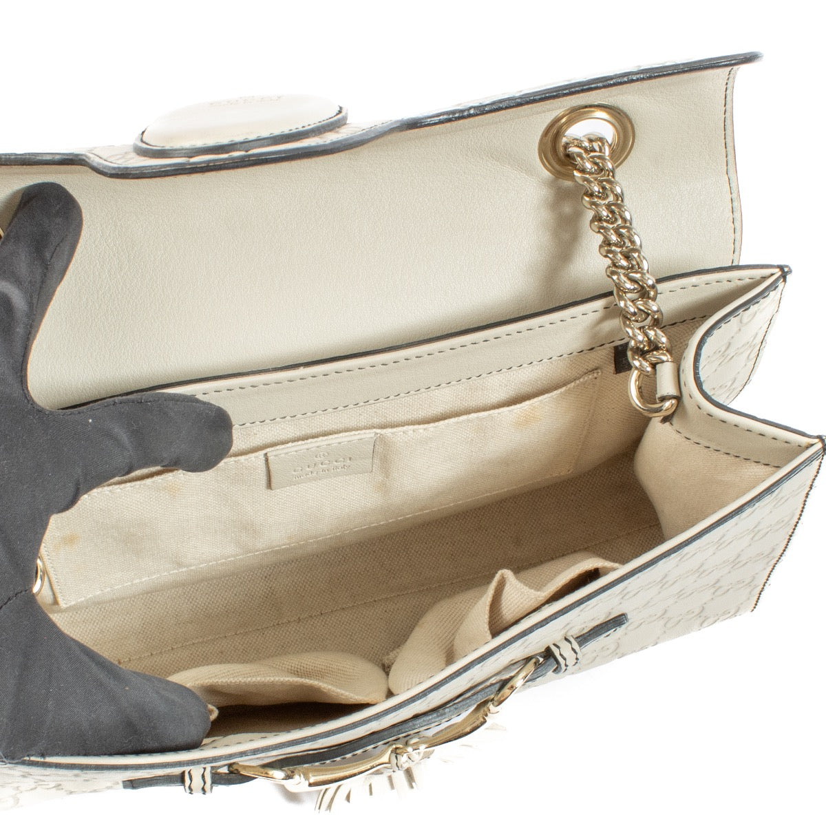 100% authentic second hand Gucci Emily Guccissima Chain Shoulder bag on Labellov.com
