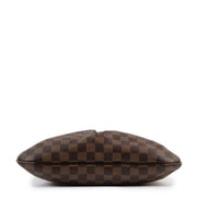 Buy online an authentic second hand Louis Vuitton Bloomsbury PM Damier Ebene crossbody in very good condition at Labellov in Antwerp.
