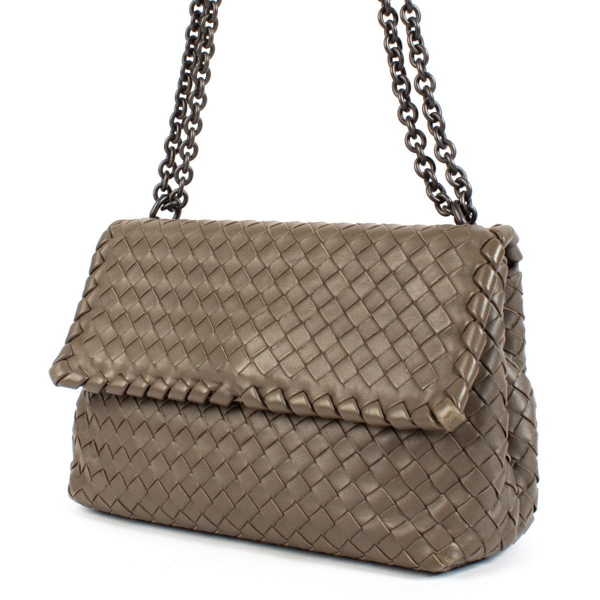 Bottega Veneta Taupe Brown Intrecciato Shoulder Bag aan de beste prijs bij Labellov tweedehands luxe in Antwerpen en Knokke. Wij kopen en verkopen steeds aan de beste prijs bij Labellov.