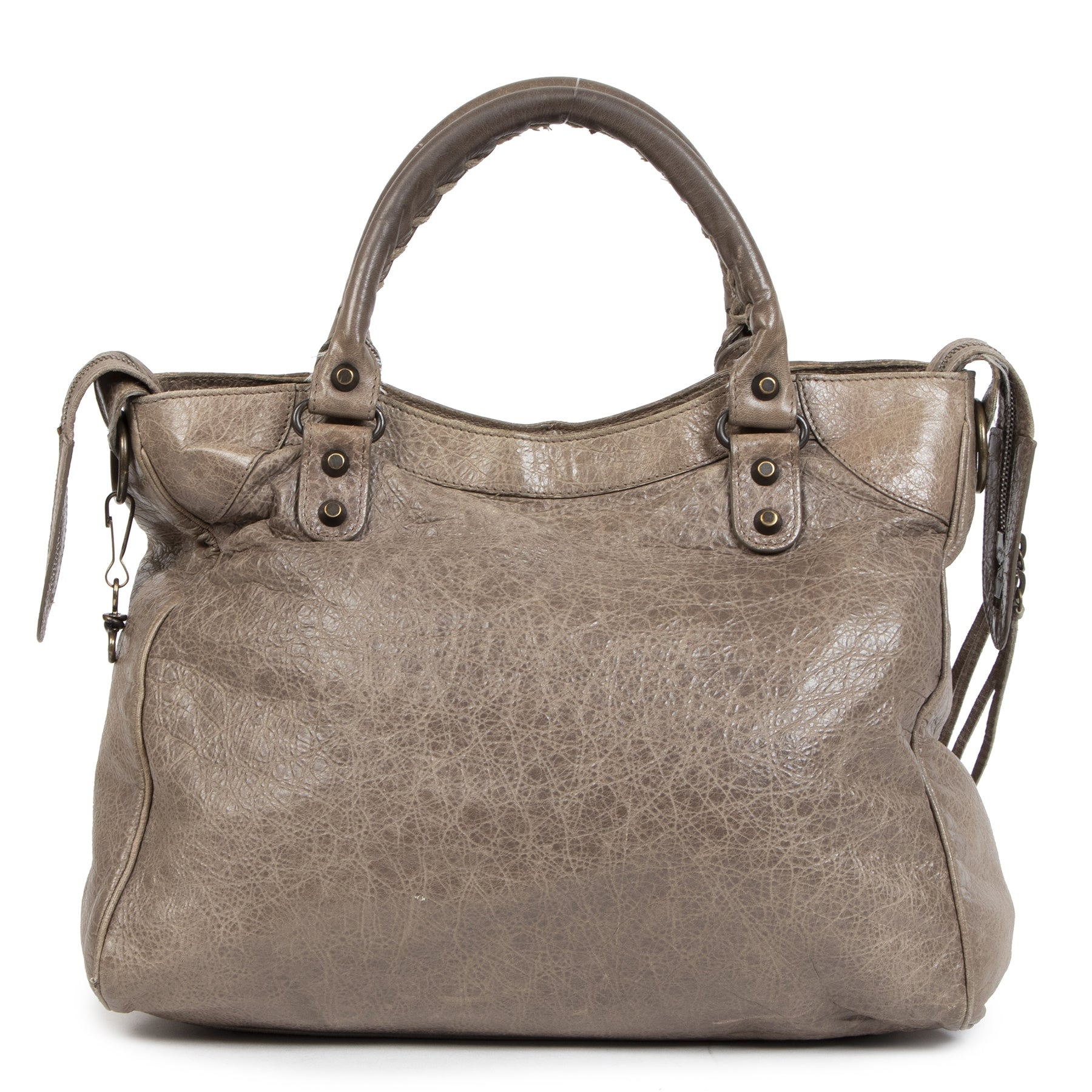 Buy secondhand Balenciaga Vélo leather bags at the right price at LabelLOV Antwerp. Shop safe and secure for the best vintage luxury items at LabelLOV