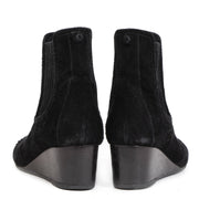 Koop tweedehands Balenciaga boots online bij LabelLOV. Winkel veilig online bij LabelLOV Antwerpen België.