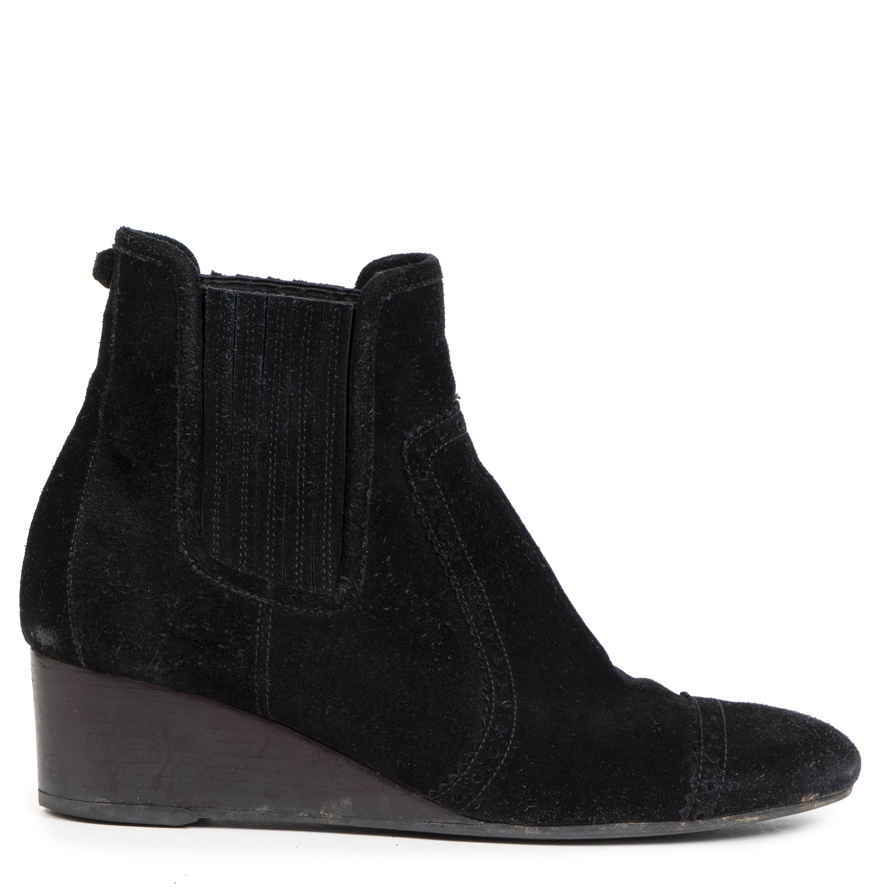 Buy safe and secure online Balenciaga ankle boots at LabelLOV for the right price. Vintage luxury at LabelLOV Antwerp.