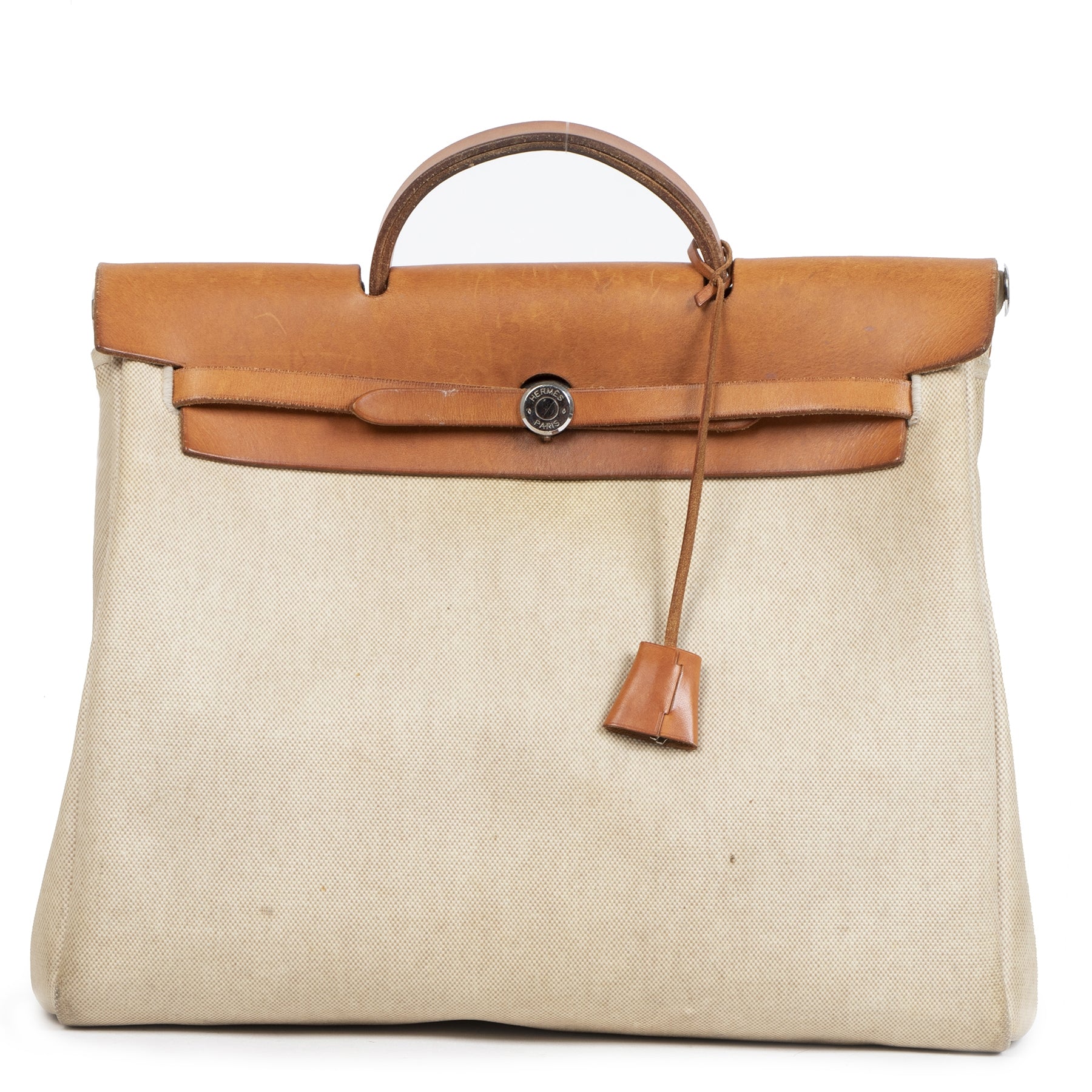 Buy authentic Hermès Herbag's at the right price at LabelLOV Antwerp. Shop safe and secure online for vintage.