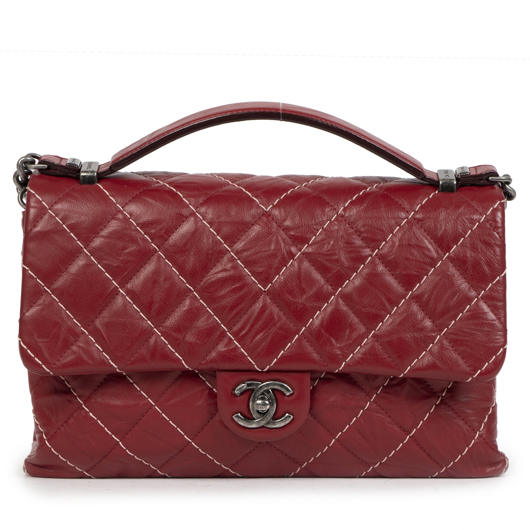 Buy safe online Chanel flap bags at LabelLOV Antwerp.