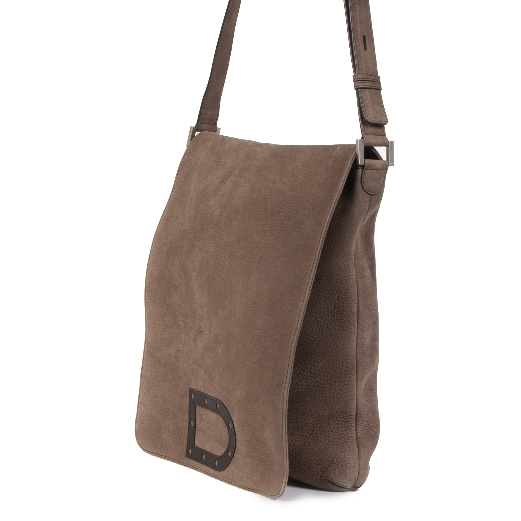 Koop authentieke Delvaux handtassen bij LabelLOV Antwerpen, België.