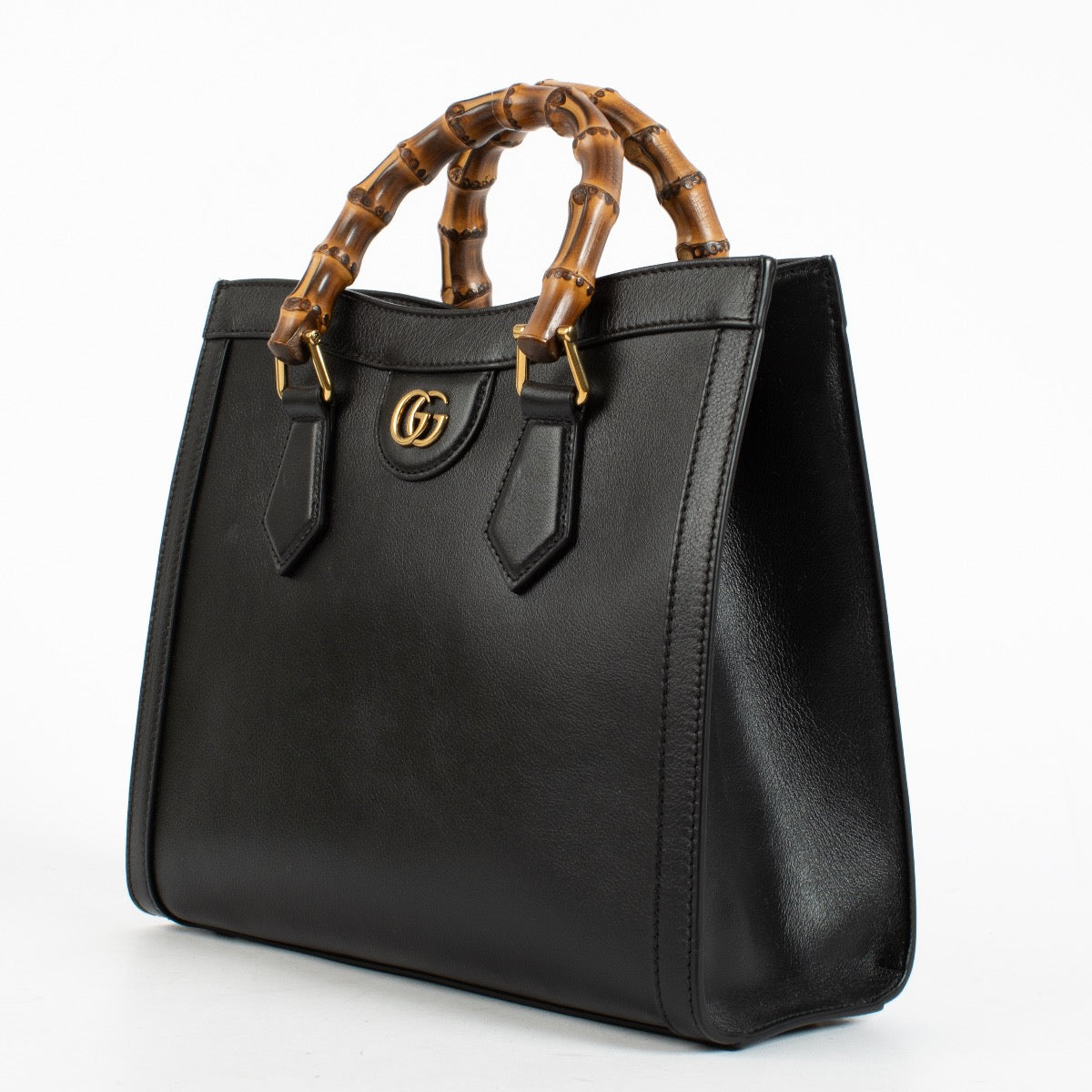 Authentic Second Hand Gucci Black Leather Medium Diana Bag on Labellov.com