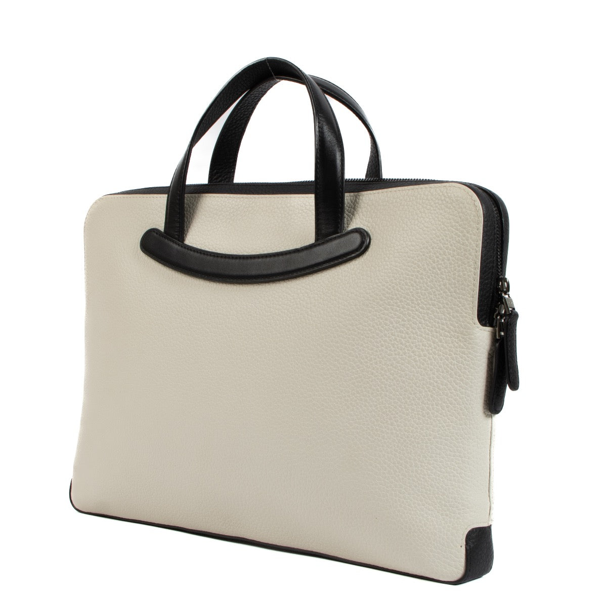 Shop safe online at Labellov in Antwerp, Brussels and Knokke this 100% authentic second hand Delvaux White Magritte Briefcase