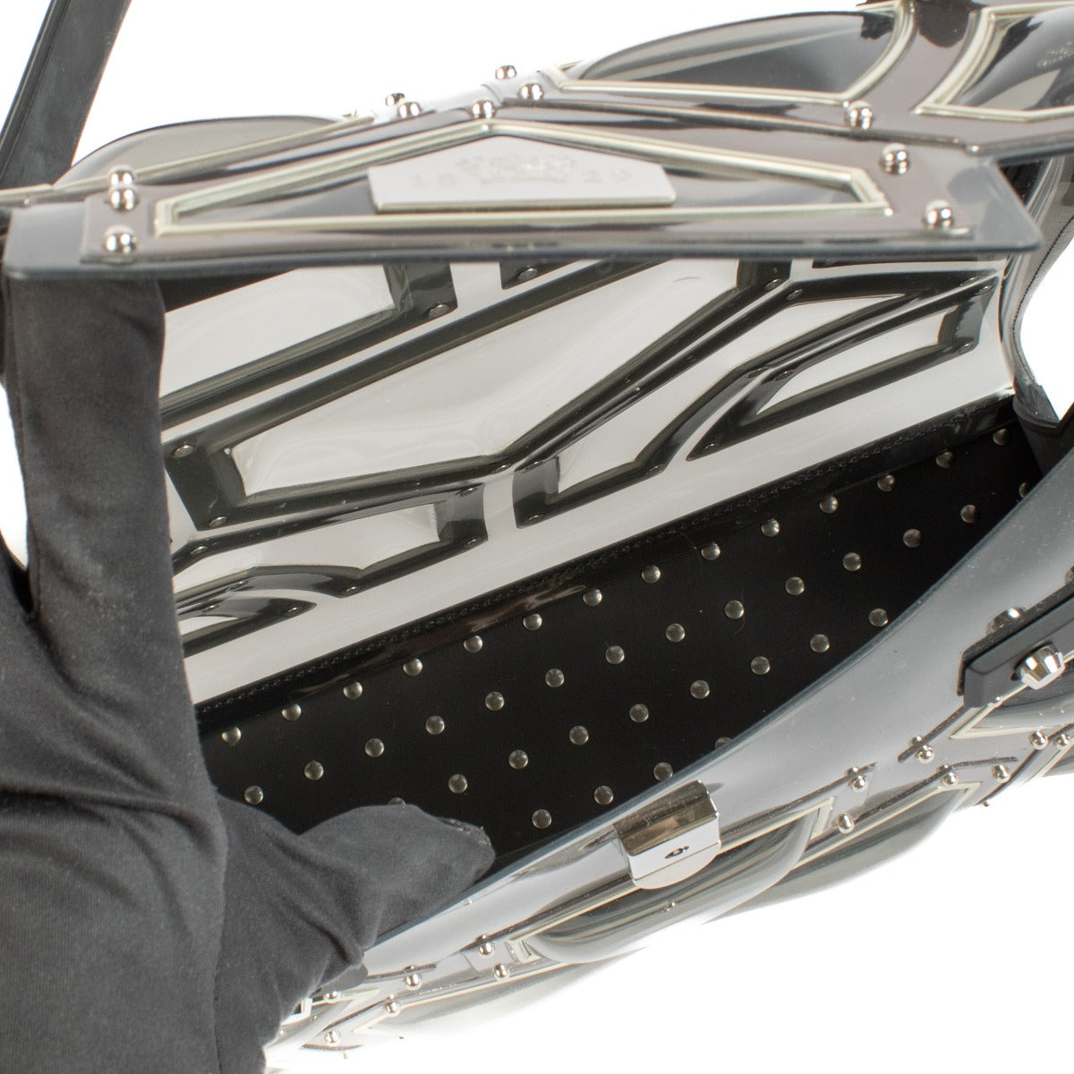 Shop safe online at Labellov in Antwerp, Brussels and Knokke this 100% authentic second hand Delvaux Tempête Le Gladiator GM Limited Edition Bag