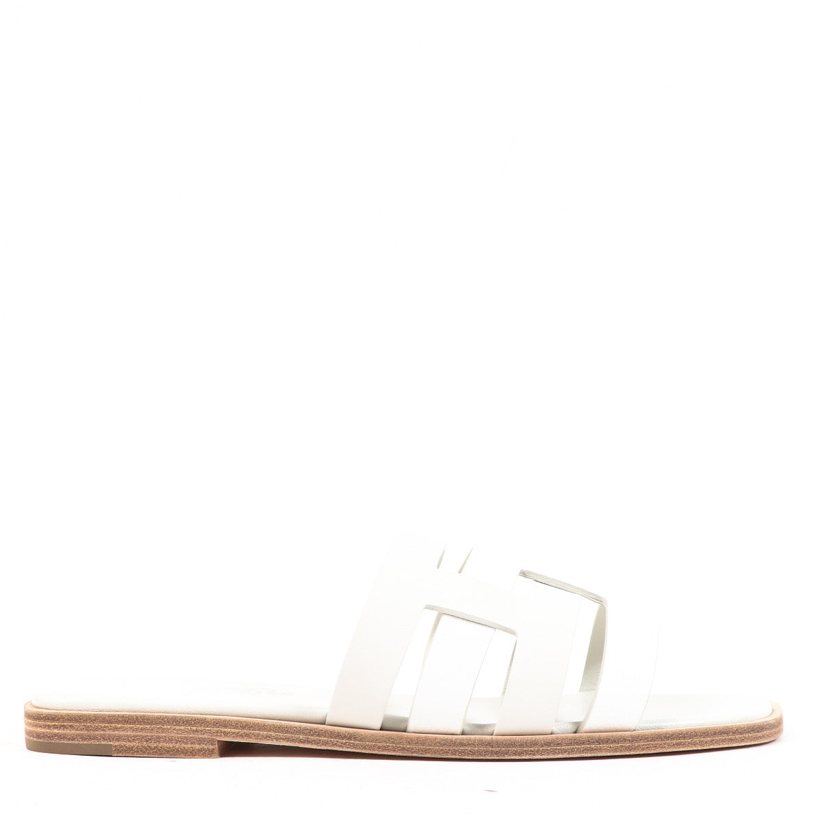 Buy authentic Hermès White Amore Sandals in as new condition at Labellov in Antwerp.
