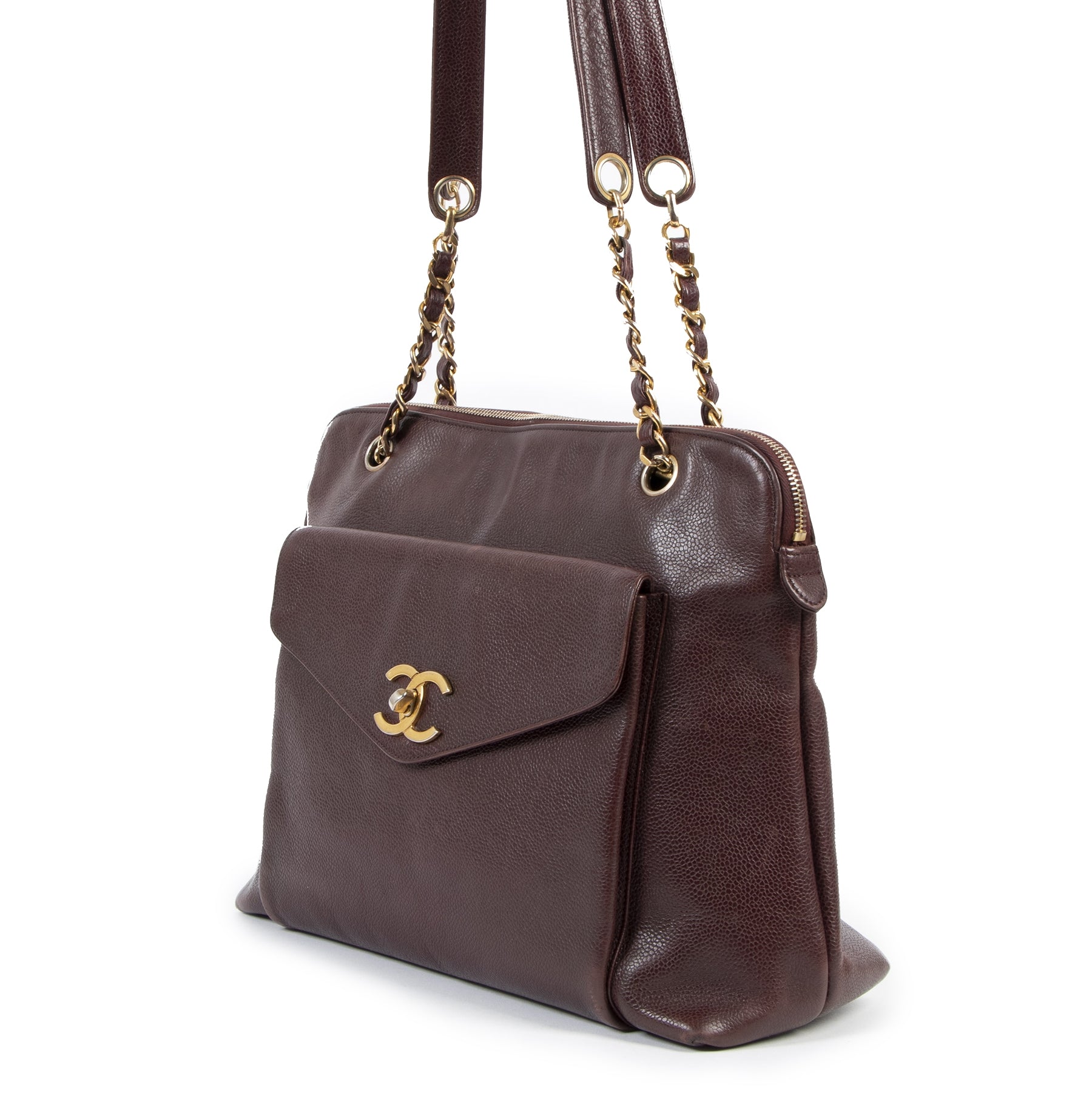 Chanel Burgundy Leather Front Flap Shoulder at the the right price authentic at LabelLOV Antwerp