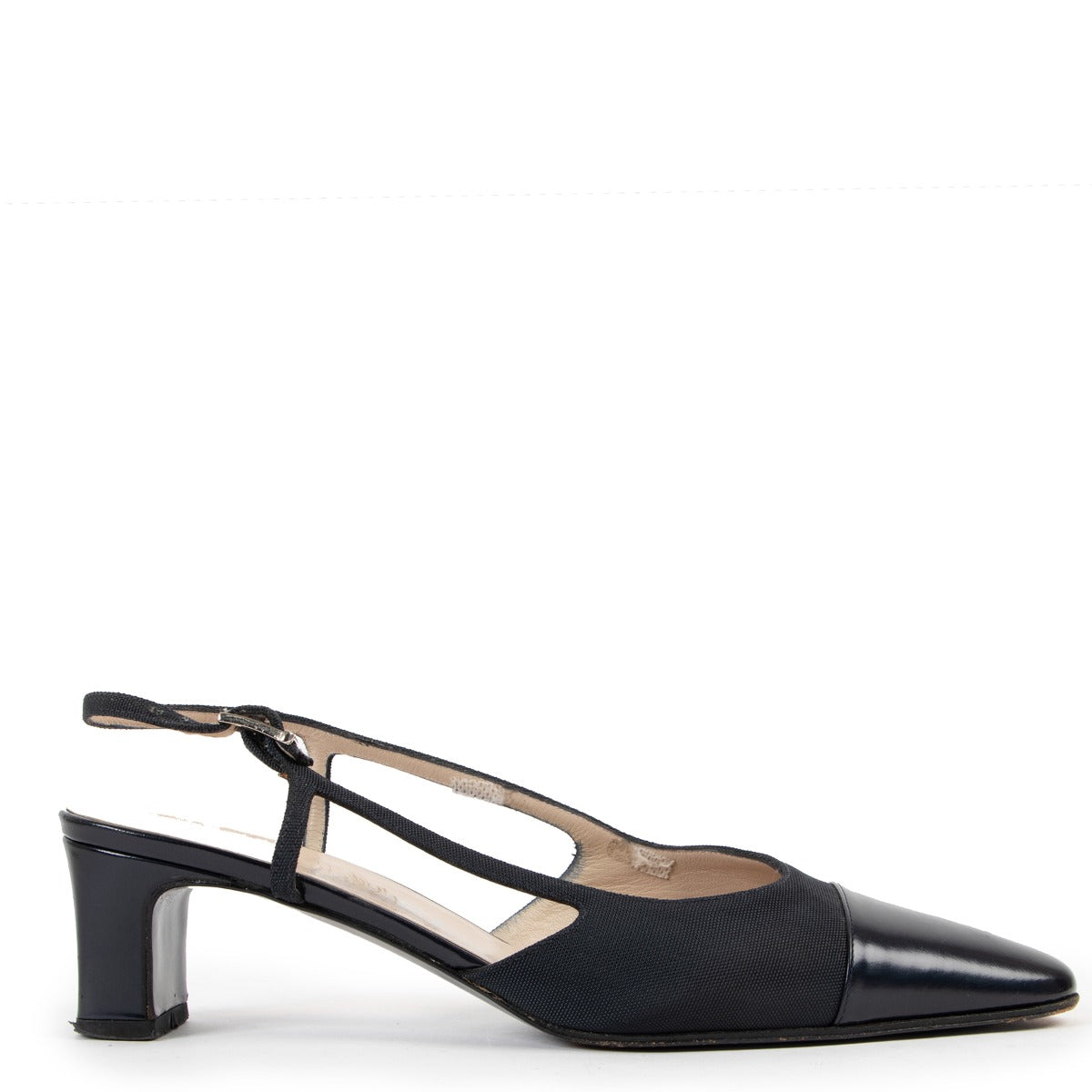 Buy a 100% authentic pair of second hand Chanel Black Slingback heels Size 37,5 at Labellov