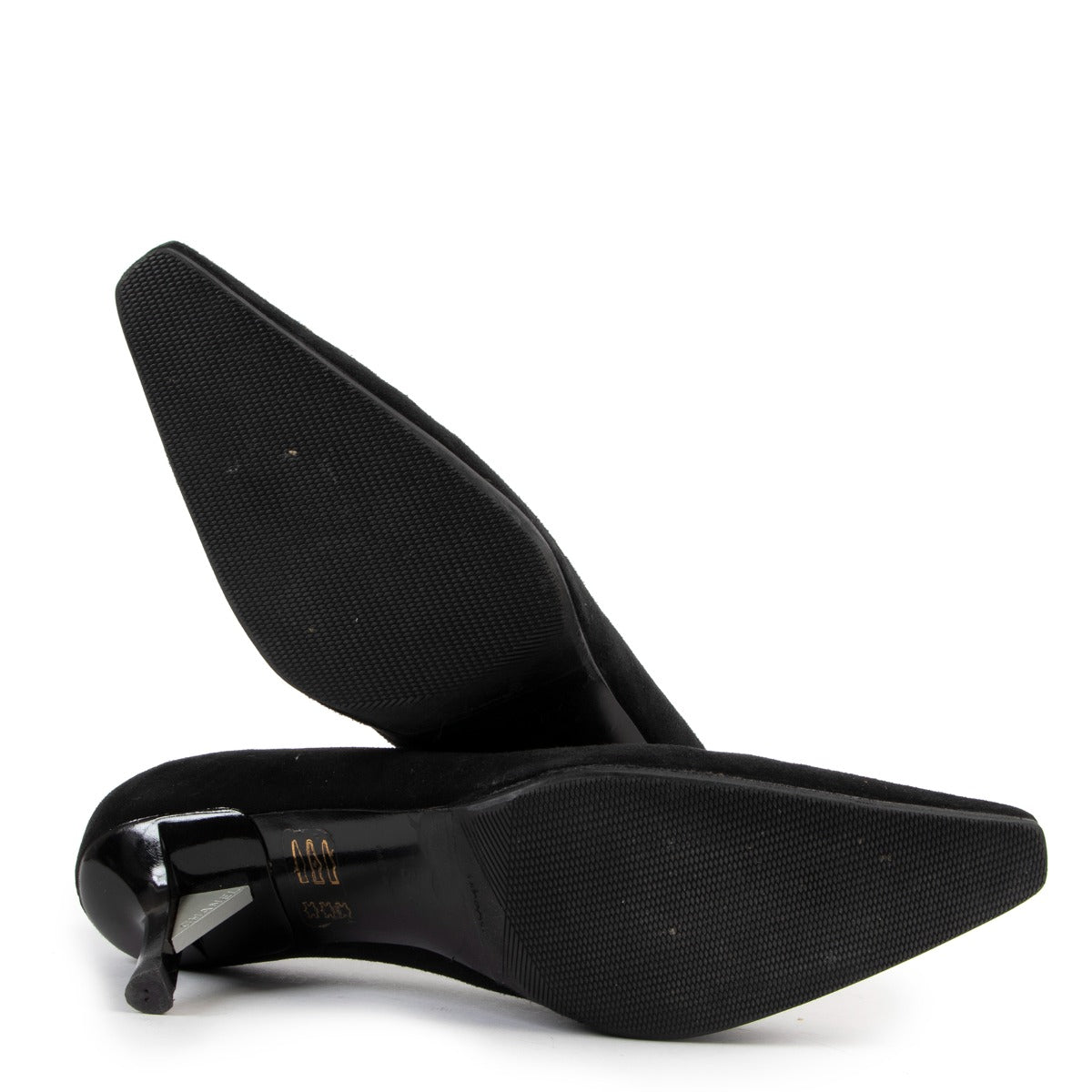 Chanel Black Pumps - Size 38 Buy these gorgeous 100% authentic Chanel heels here safely!