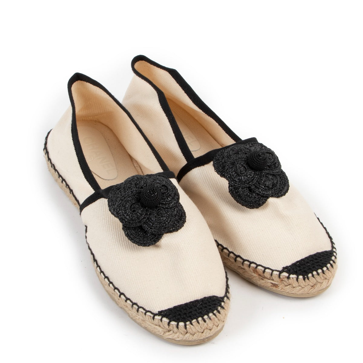 shop authentic second hand Chanel White Canvas Camellia Espadrilles at Labellov for the best price