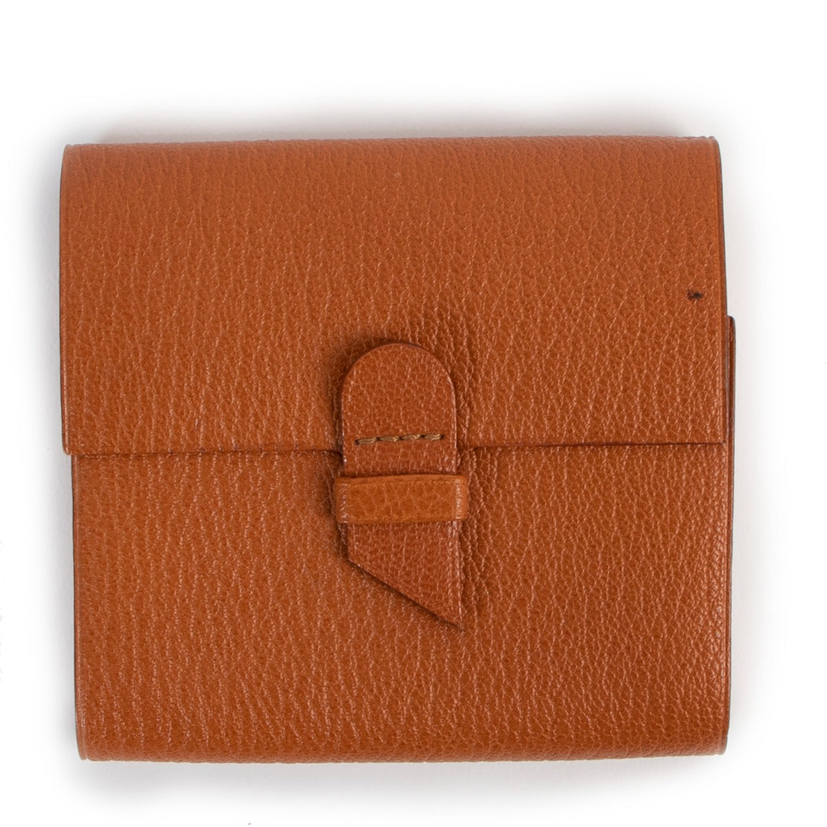 Buy now your favourite, 100% authentic Delvaux accessories, at Labellov.