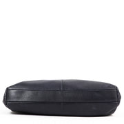Buy an authentic second-hand Gucci Navy Blue Leather Clutch in good condition at Labellov in Antwerp.