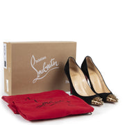 Christian Louboutin Geo Stud Pumps kopen en verkopen aan de beste prijs bij Labellov