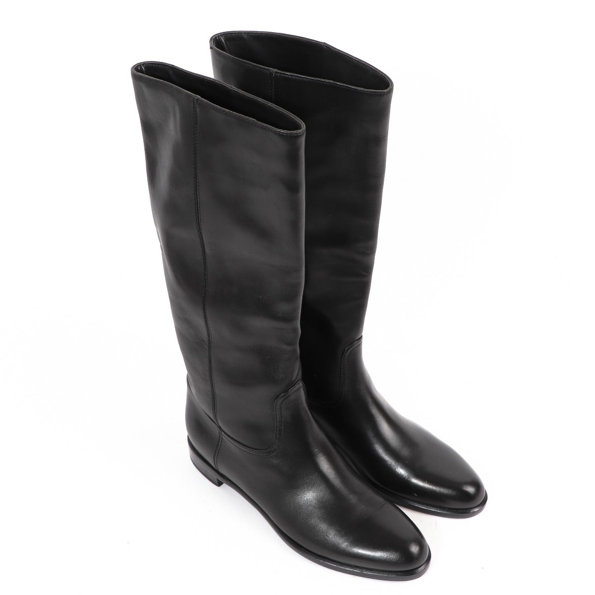 Buy authentic second-hand Sergio Rossi Black Leather Flat Boots in Size 37 1/2 in very good condition at Labellov in Antwerp.