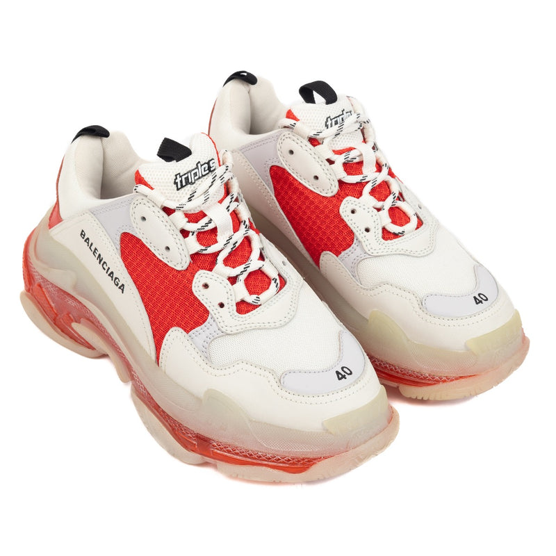 Shop safe online at Labellov in Antwerp, Brussels and Knokke these 100% authentic second hand Balenciaga Red and White Triple S Sneakers - size 40