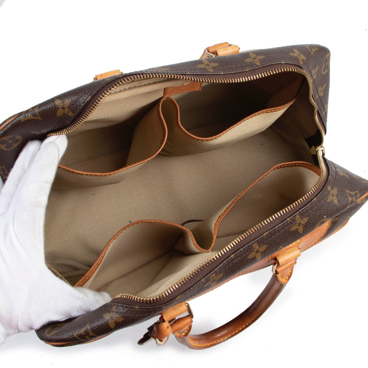 Achetez en ligne en toute sécurité ce Sac Louis Vuitton Deauville.