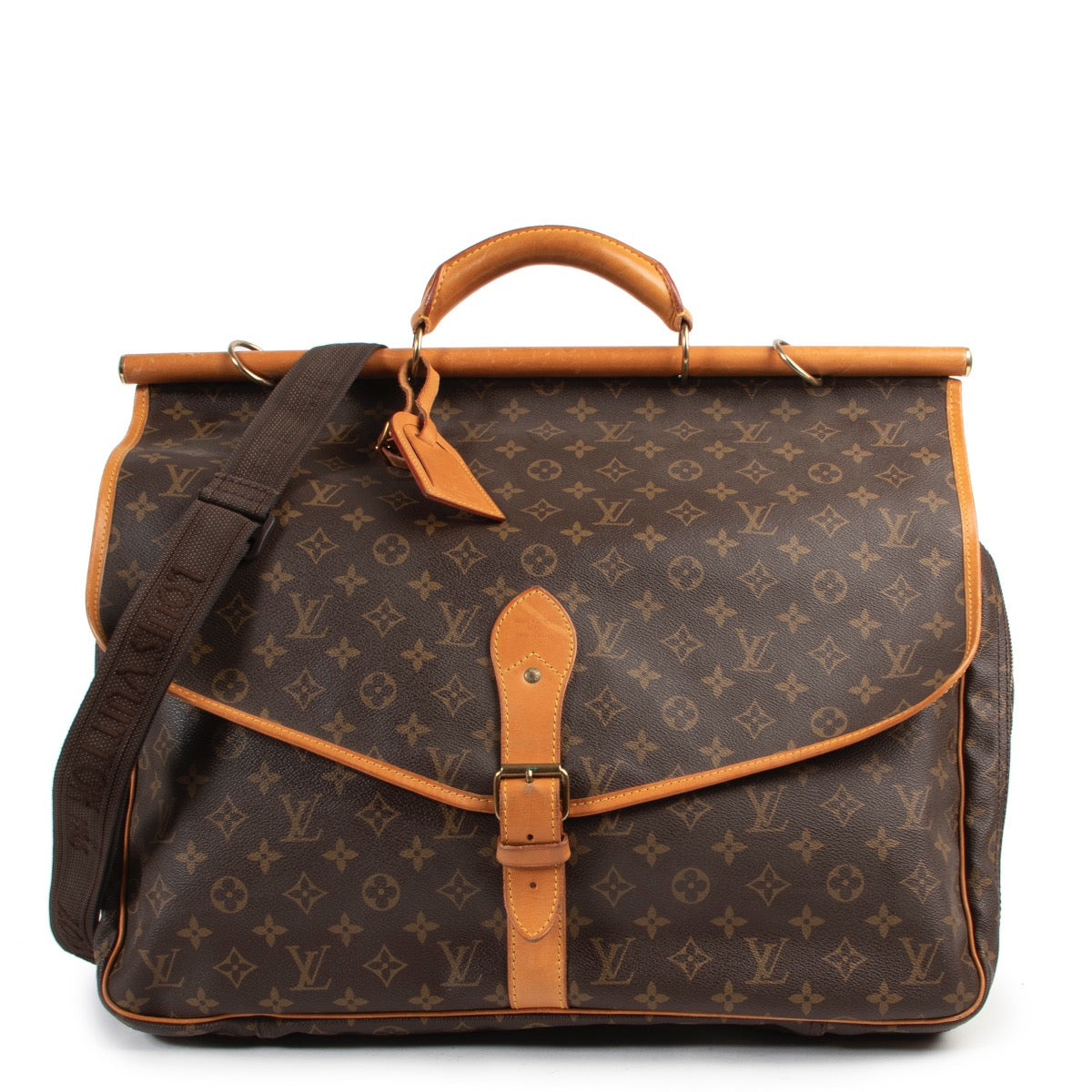 Achetez un authentique sac chasse Louis Vuitton d'occasion au juste prix.