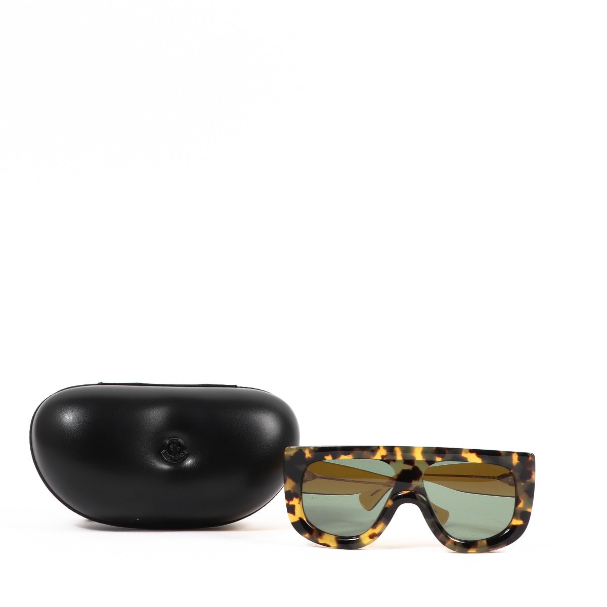 Buy authentic second-hand Moncler Leopard Acetate Sunglasses in very good condition at Labellov in Antwerp.