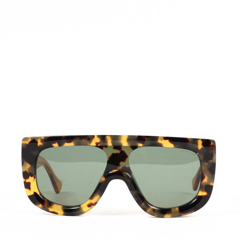 Buy authentic second-hand Moncler Leopard Acetate Sunglasses in very good condition at Labellov in Antwerp.