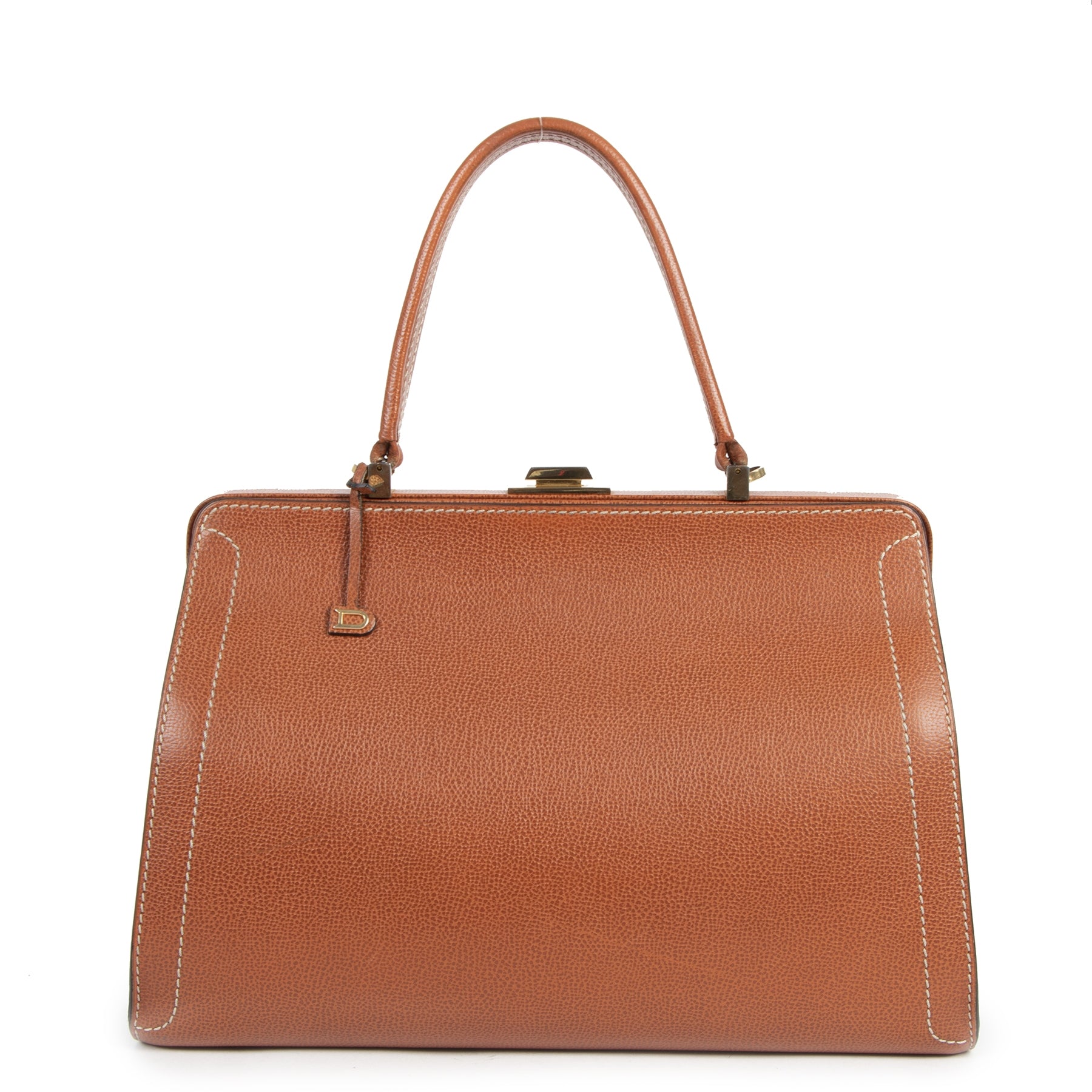 Buy authentic secondhand Delvaux bags at the right price at LabelLOV vintage webshop.