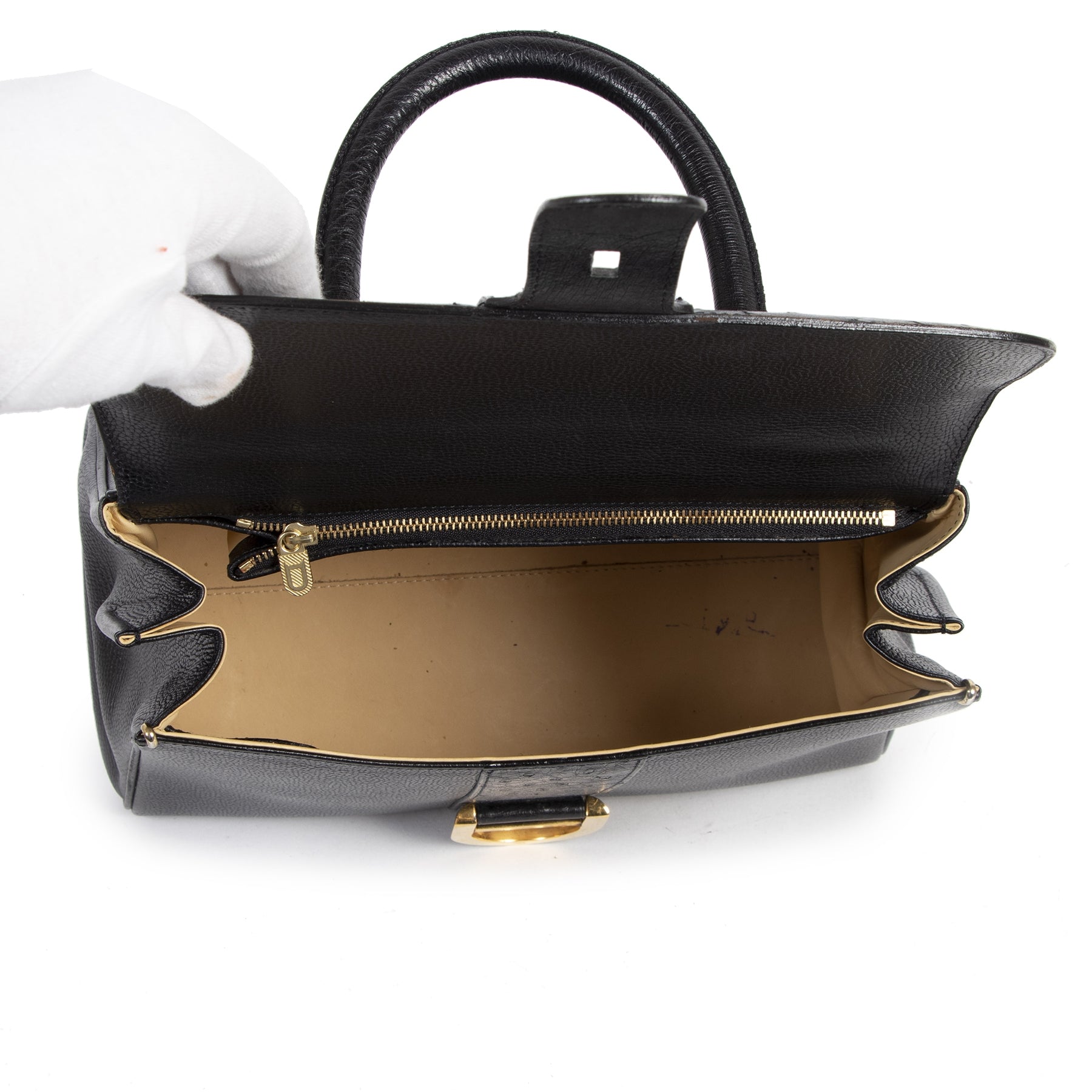 Koop authentieke tweedehands Delvaux handtassen voor de juiste prijs bij LabelLOV