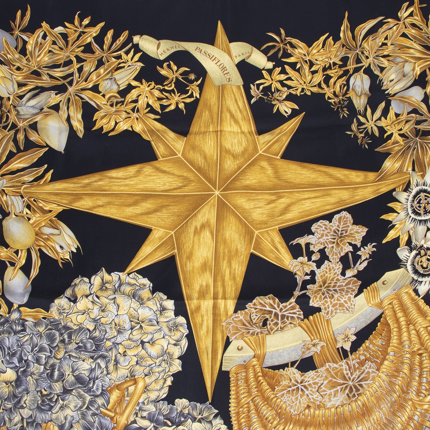 Authentic second-hand vintage Hermes Passiflores Carré Silk Scarf buy online webshop LabelLOV